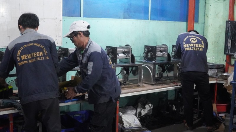 máy ép mía chạy bình ắc quy