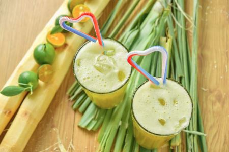 Các món nước mía mix vị sầu riêng dừa tươi bắt mắt
