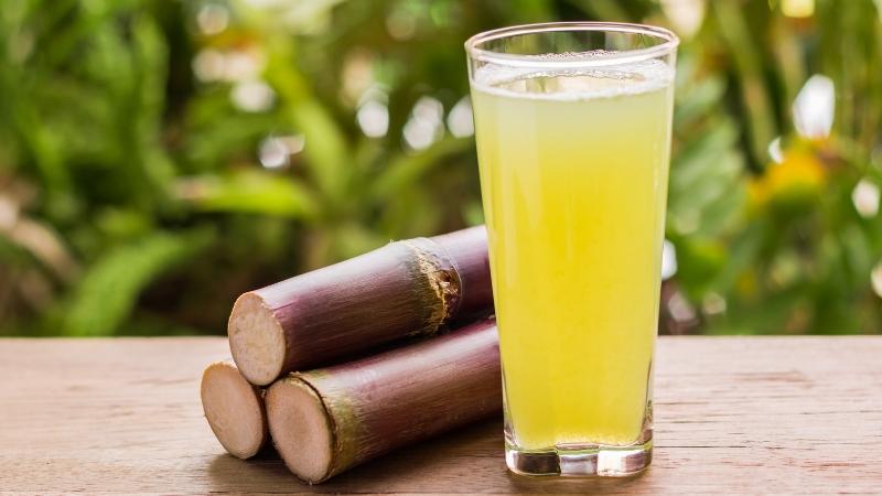 sau sinh được uống nước mía không