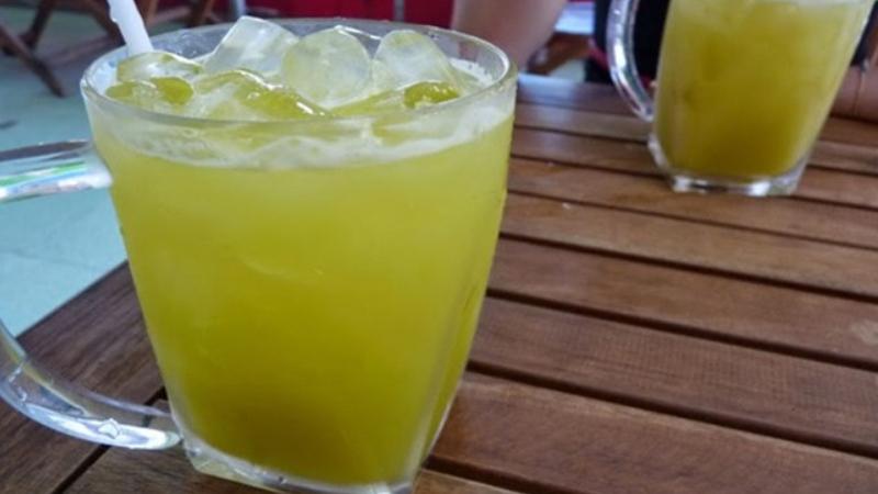 sau sinh được uống nước mía không