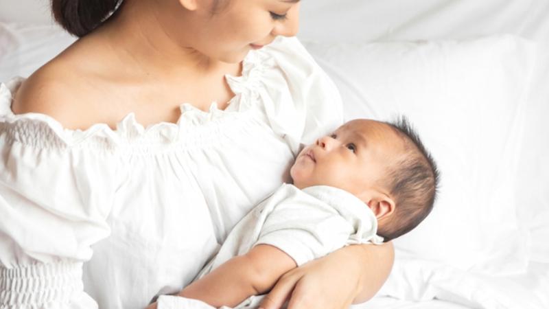 sau sinh được uống nước mía không